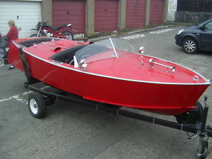 Simmonds SKi Boat Red.jpg