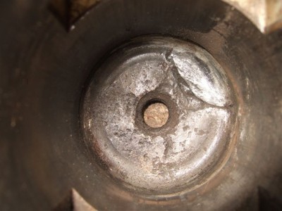 Damage to cylinder head and the repair, seen from inside the bore